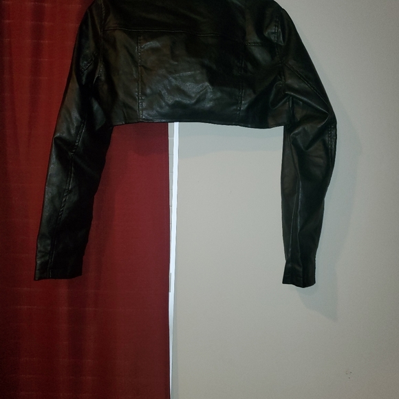 Cool crop top light jacket - Picture 8 of 11